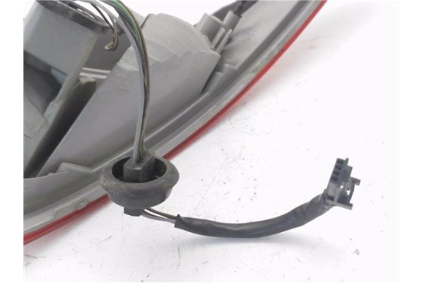 Recambio de piloto porton trasero derecho para renault megane iii sport tourer 1.5 dynamique referencia OEM IAM 265500009R 89319
