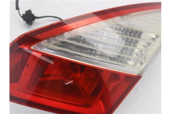 Recambio de piloto porton trasero derecho para renault megane iii sport tourer 1.5 dynamique referencia OEM IAM 265500009R 89319