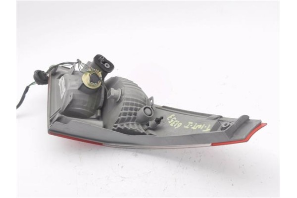 Recambio de piloto porton trasero izquierdo para renault megane iii sport tourer 1.5 dynamique referencia OEM IAM 265550009R 893