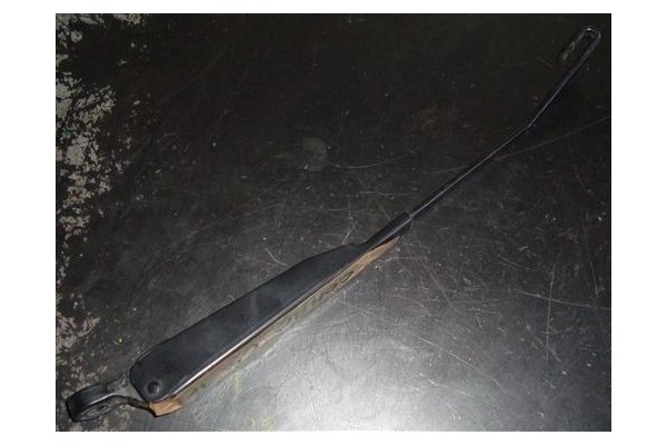 Recambio de brazo limpiaparabrisas trasero para opel combo (corsa c)(2001) 1.3 cdti 16v referencia OEM IAM   