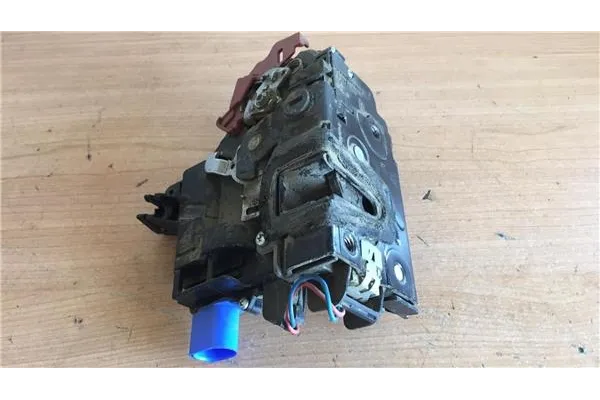 Recambio de cierre electromagnetico trasero derecho para skoda roomster (5j7) 1.6 family referencia OEM IAM 5J7839016A A01203 
