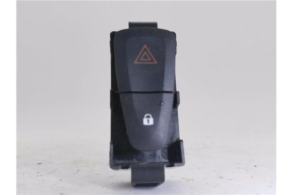 Recambio de interruptor luces emergencia para renault megane iii sport tourer 1.5 dynamique referencia OEM IAM E3160101  