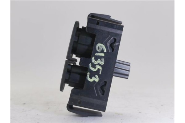 Recambio de interruptor luces emergencia para renault megane iii sport tourer 1.5 dynamique referencia OEM IAM E3160101  