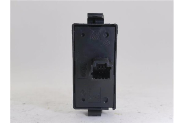 Recambio de interruptor luces emergencia para renault megane iii sport tourer 1.5 dynamique referencia OEM IAM E3160101  