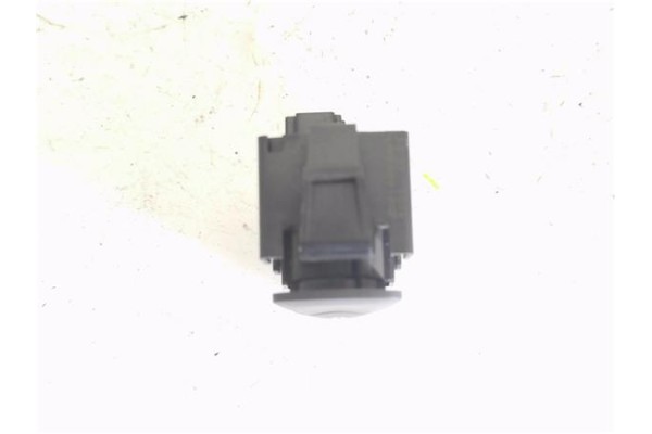 Recambio de interruptor luces emergencia para renault megane iii sport tourer 1.5 dynamique referencia OEM IAM E3160101  
