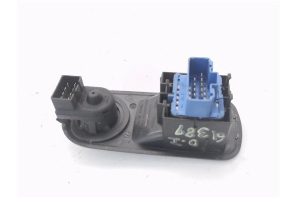 Recambio de mando elevalunas delantero izquierdo para opel vivaro 1.9 dti referencia OEM IAM 8200011867  