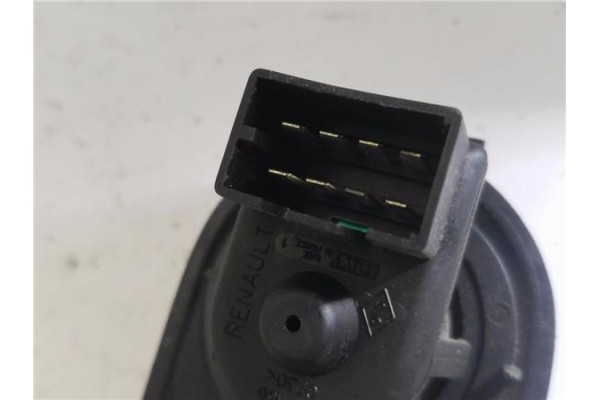 Recambio de mando elevalunas delantero izquierdo para opel vivaro 1.9 dti referencia OEM IAM 8200011867  