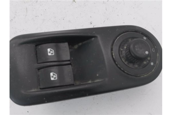 Recambio de mando elevalunas delantero izquierdo para opel vivaro 1.9 dti referencia OEM IAM 8200011867  