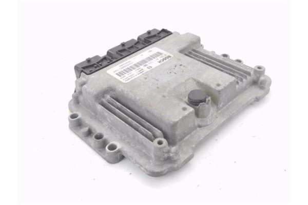 Recambio de centralita para opel vivaro 1.9 dti referencia OEM IAM 8200051608 281011529 
