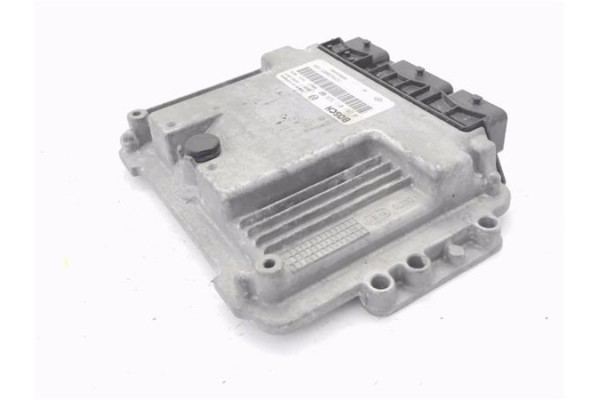 Recambio de centralita para opel vivaro 1.9 dti referencia OEM IAM 8200051608 281011529 