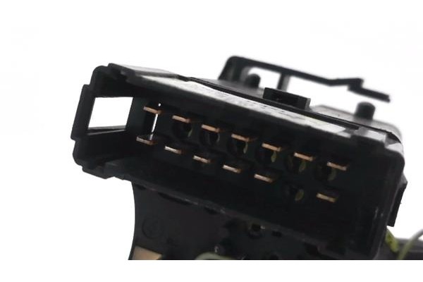 Recambio de mando de luces para opel vivaro 1.9 dti referencia OEM IAM 93856810E 8200490948 