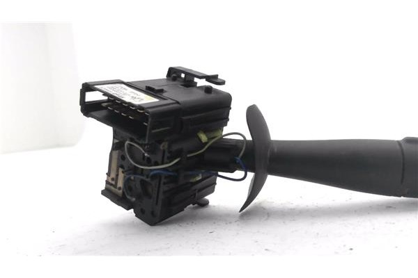 Recambio de mando de luces para opel vivaro 1.9 dti referencia OEM IAM 93856810E 8200490948 