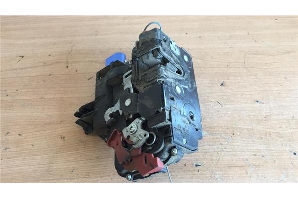 Recambio de cierre electromagnetico delantero izquierdo para skoda roomster (5j7) 1.6 family referencia OEM IAM 3B1837015AR A011