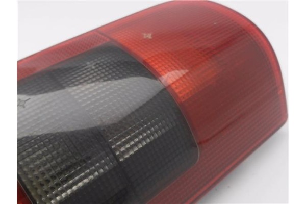 Recambio de piloto trasero derecho para citroen berlingo 1.9 d sx combi referencia OEM IAM E95085  