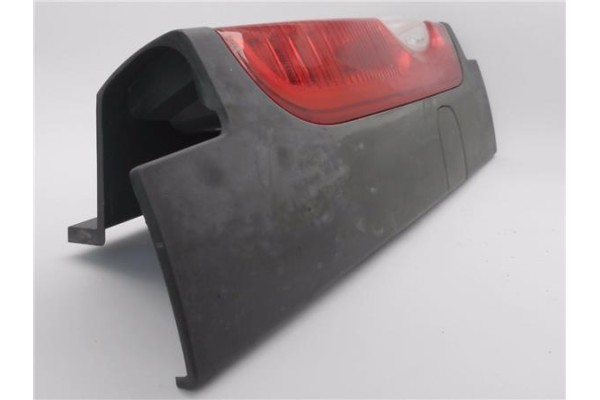 Recambio de piloto trasero izquierdo para opel vivaro 1.9 dti referencia OEM IAM 265A60118R 93857722 