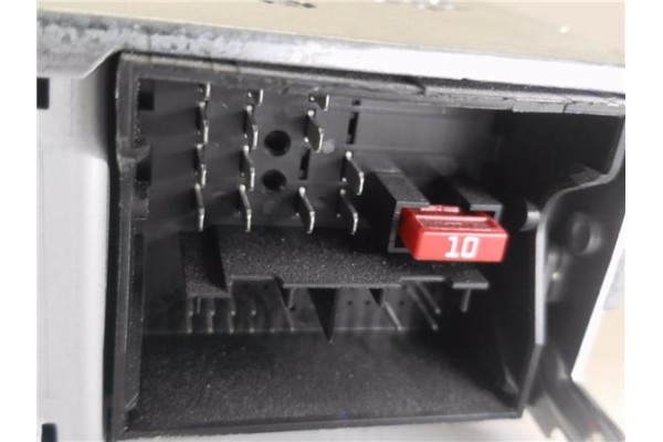 Recambio de autoradio para seat ibiza berlina (6j5) 1.4 tsi referencia OEM IAM 6J1035153F  