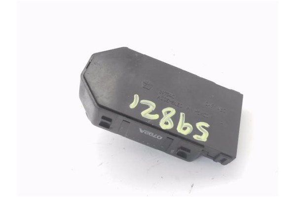Recambio de mando retrovisor electrico para jeep cherokee (kj) 2.5 crd básico referencia OEM IAM 39754D 56010093AA 