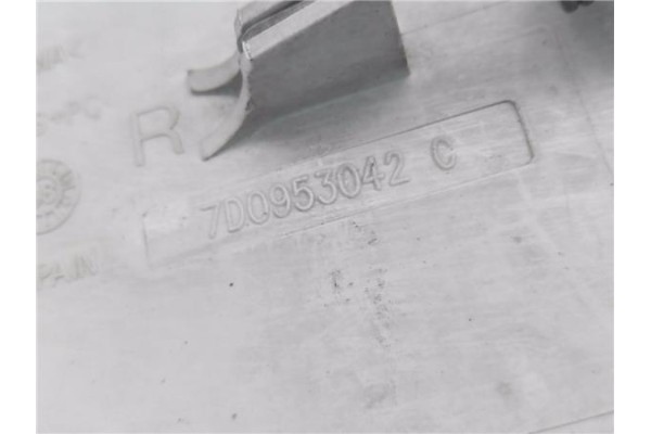 Recambio de intermitente delantero dcho para volkswagen transporter iv furgón (70xa) 2.5 tdi referencia OEM IAM 7D0953042C  