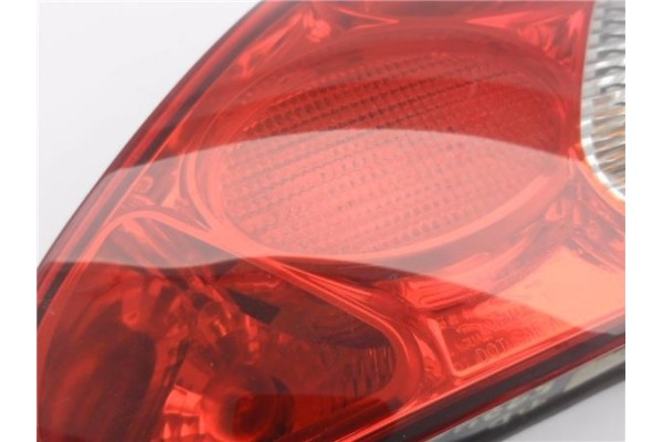 Recambio de piloto trasero derecho para jaguar x-type 2.0 d executive referencia OEM IAM 89021772A  