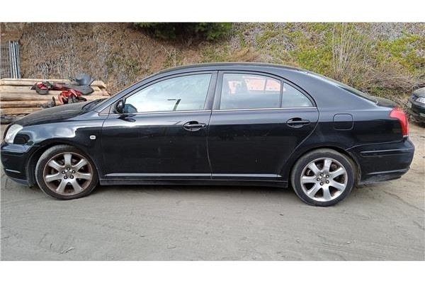 toyota avensis berlina (t25) del año 2006