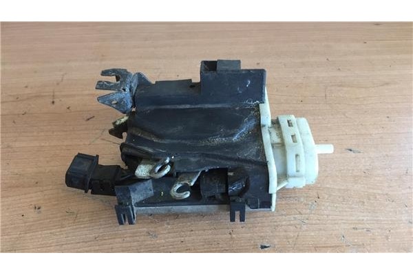 Recambio de cierre electromagnetico delantero izquierdo para audi 100 berlina (c4) 2.0 básico referencia OEM IAM 4A1837015B  