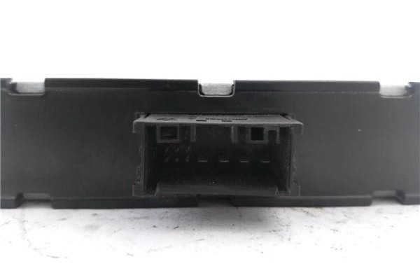 Recambio de módulo electrónico para bmw serie 1 berlina (e81/e87) 2.0 118d referencia OEM IAM 6142912708801 8ES00947920 