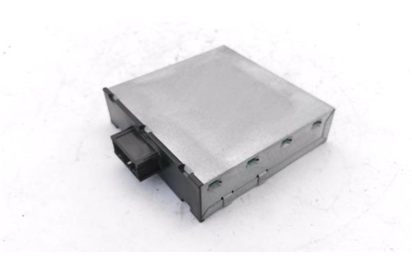 Recambio de módulo electrónico para bmw serie 1 berlina (e81/e87) 2.0 118d referencia OEM IAM 6142912708801 8ES00947920 