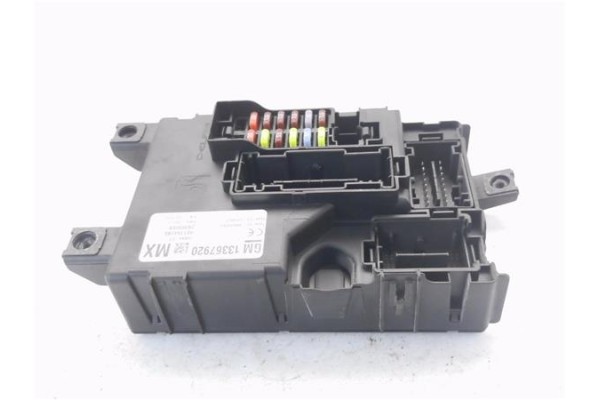 Recambio de caja fusibles/rele para opel corsa d 1.3 cdti referencia OEM IAM 13367920 401154265 