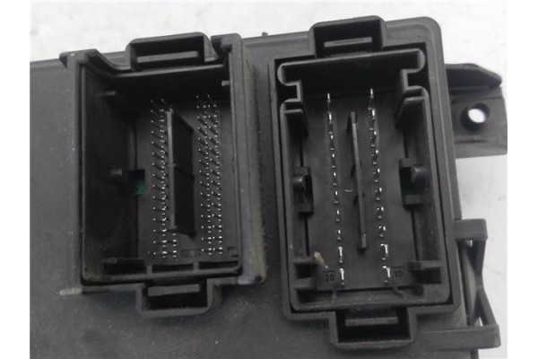 Recambio de caja fusibles/rele para opel corsa d 1.3 cdti referencia OEM IAM 13367920 401154265 