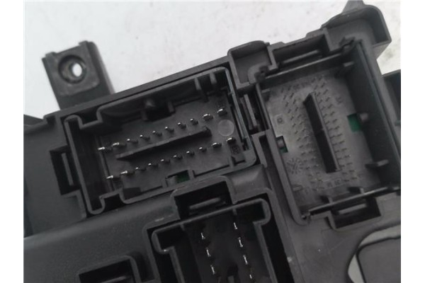 Recambio de caja fusibles/rele para opel corsa d 1.3 cdti referencia OEM IAM 13367920 401154265 