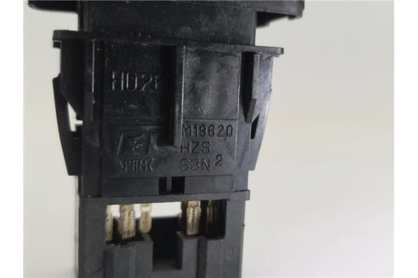 Recambio de interruptor luces emergencia para honda cr-v (rd8) 2.0 referencia OEM IAM M19620  