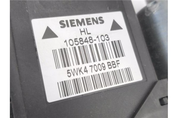 Recambio de motor elevalunas trasero izquierdo para audi a4 berlina (8e) 2.4 referencia OEM IAM 105848103 130821767 