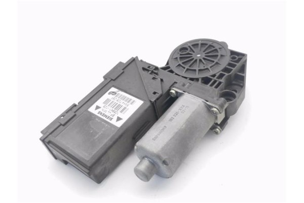 Recambio de motor elevalunas delantero derecho para audi a4 berlina (8e) 2.4 referencia OEM IAM 105841105 130821764 