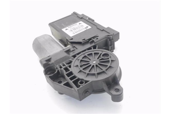 Recambio de motor elevalunas delantero derecho para audi a4 berlina (8e) 2.4 referencia OEM IAM 105841105 130821764 