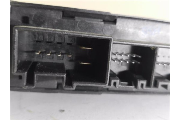 Recambio de motor elevalunas delantero derecho para audi a4 berlina (8e) 2.4 referencia OEM IAM 105841105 130821764 