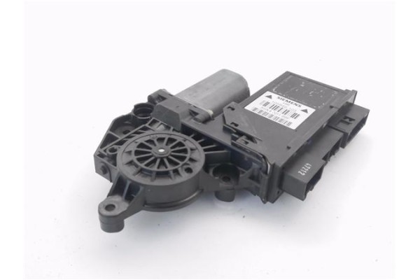 Recambio de motor elevalunas trasero derecho para audi a4 berlina (8e) 2.4 referencia OEM IAM 105849103 130821766 
