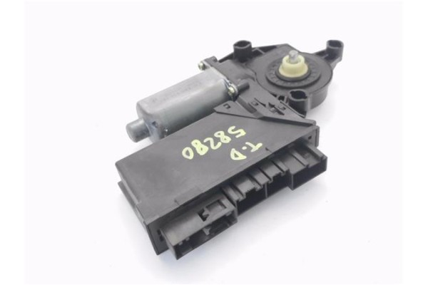Recambio de motor elevalunas trasero derecho para audi a4 berlina (8e) 2.4 referencia OEM IAM 105849103 130821766 