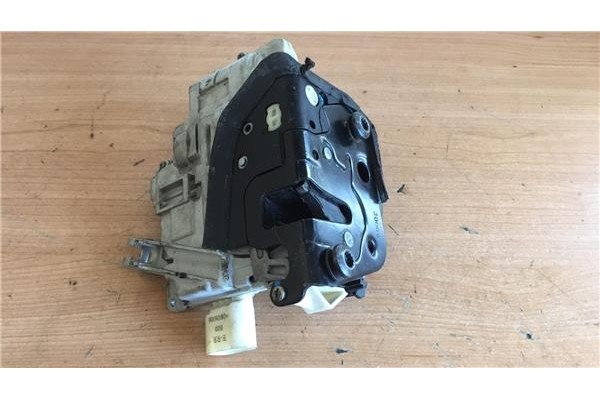 Recambio de cierre electromagnetico delantero derecho para audi a4 berlina (8e) 1.8 t referencia OEM IAM 8E1837016AA  