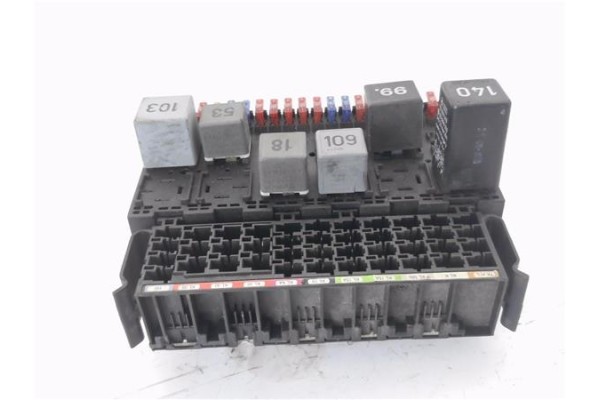 Recambio de caja fusibles/rele para volkswagen transporter iv furgón (70xa) 2.5 tdi referencia OEM IAM 357937039  
