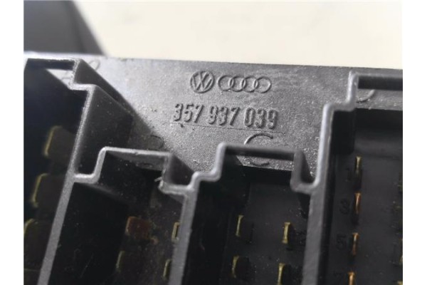 Recambio de caja fusibles/rele para volkswagen transporter iv furgón (70xa) 2.5 tdi referencia OEM IAM 357937039  