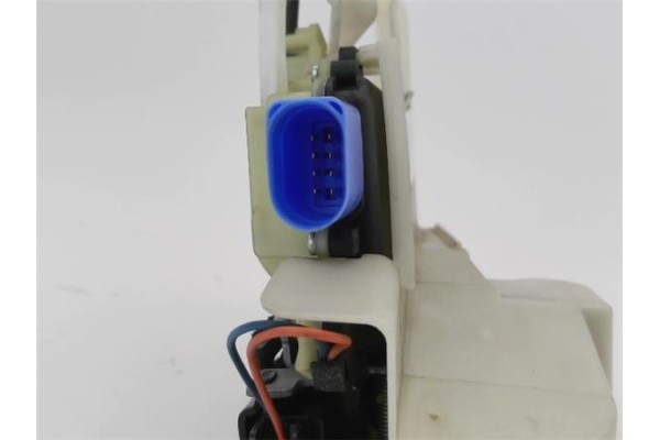 Recambio de cierre electromagnetico delantero izquierdo para volkswagen polo iv (9n1) 1.4 tdi referencia OEM IAM 3B1837015AQ  