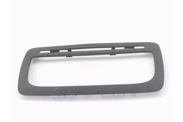 Recambio de embellecedor consola central para seat ibiza berlina (6j5) 1.2 referencia OEM IAM 6J0858063C  