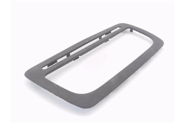 Recambio de embellecedor consola central para seat ibiza berlina (6j5) 1.2 referencia OEM IAM 6J0858063C  