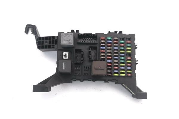 Recambio de caja fusibles/rele para jaguar x-type 2.0 d executive referencia OEM IAM 4X4314A073AE 518904206 