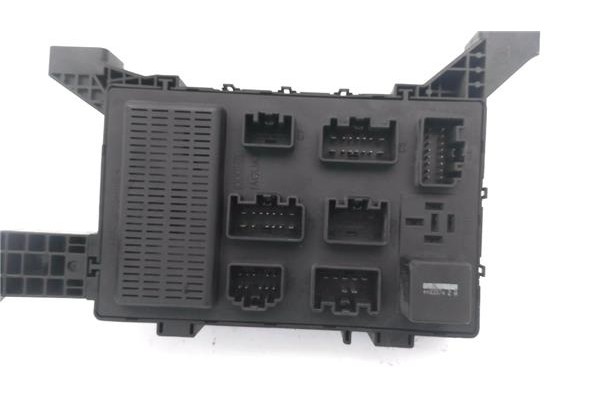 Recambio de caja fusibles/rele para jaguar x-type 2.0 d executive referencia OEM IAM 4X4314A073AE 518904206 