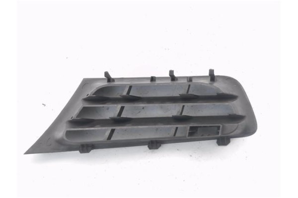 Recambio de rejilla paragolpes delantero derecha para renault megane ii berlina 3p 1.5 authentique confort referencia OEM IAM 82