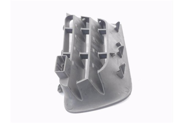 Recambio de rejilla paragolpes delantero derecha para renault megane ii berlina 3p 1.5 authentique confort referencia OEM IAM 82