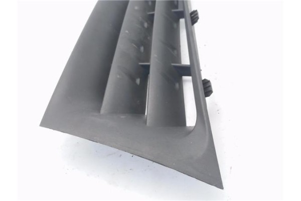 Recambio de rejilla paragolpes delantero izquierda para renault megane ii berlina 3p 1.5 authentique confort referencia OEM IAM 