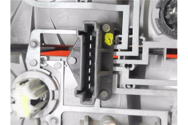 Recambio de piloto trasero derecho para mercedes-benz clase s (bm 220) berlina 5.0 500 (220.075) referencia OEM IAM 255122R  