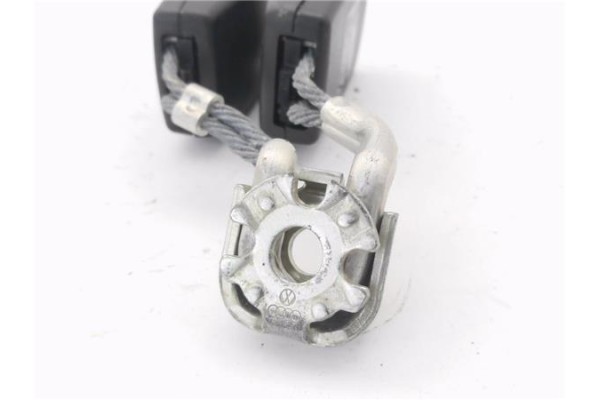 Recambio de anclaje cinturon trasero izquierdo para seat leon (1p1) 1.2 reference referencia OEM IAM 1K0857739M  